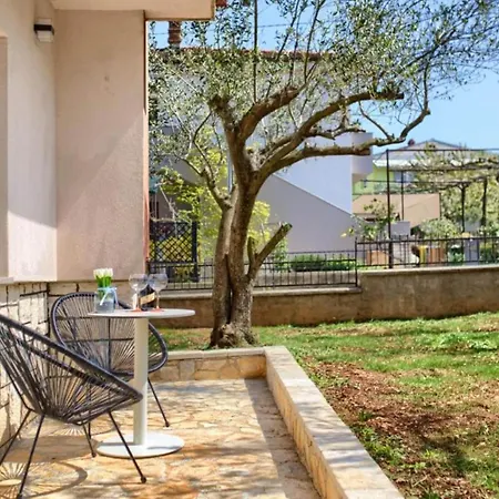 Two Bedroom With Terrace A2 * Pula